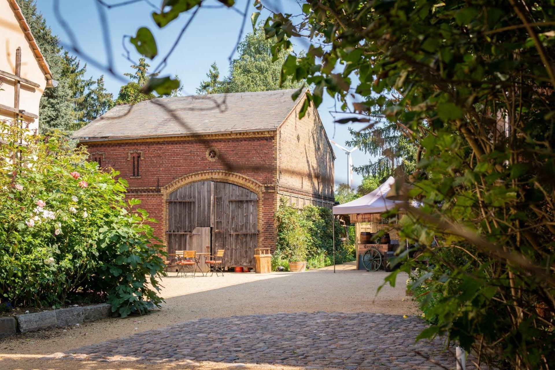 Gut Leben Landresort Bed & Breakfast